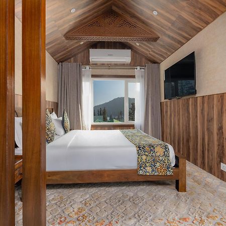 Hotel Pine Spring Gulmarg Eksteriør billede