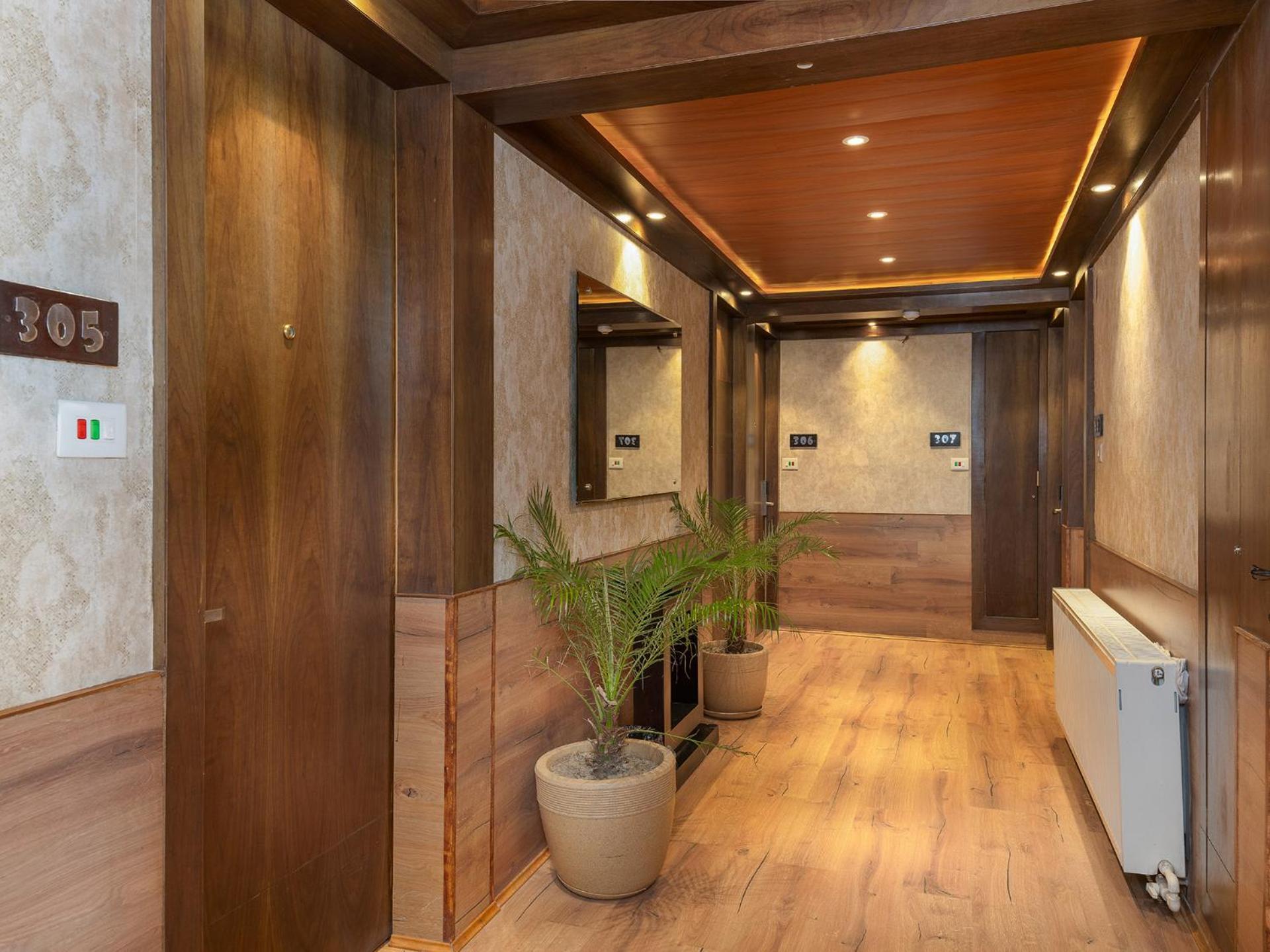 Hotel Pine Spring Gulmarg Eksteriør billede
