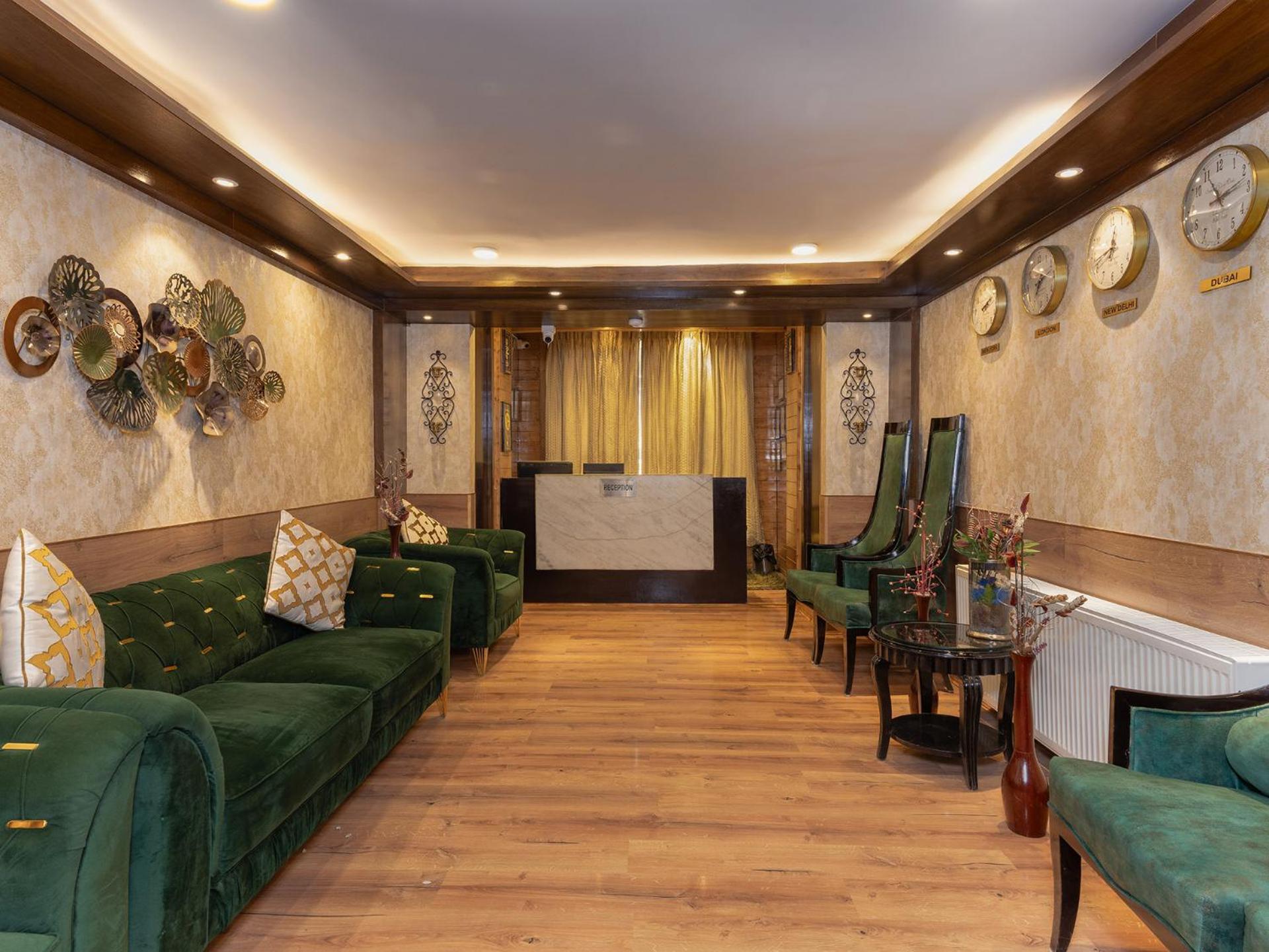 Hotel Pine Spring Gulmarg Eksteriør billede