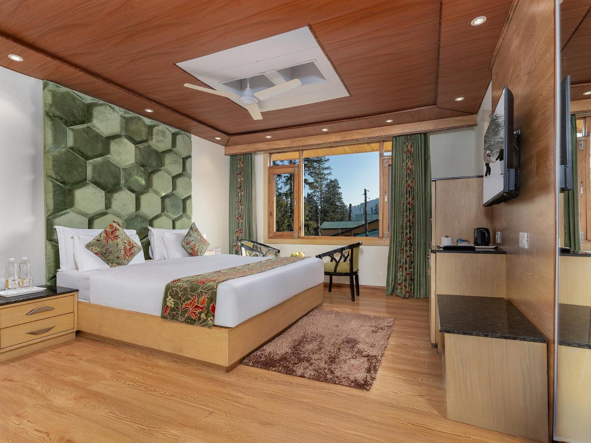 Hotel Pine Spring Gulmarg Eksteriør billede