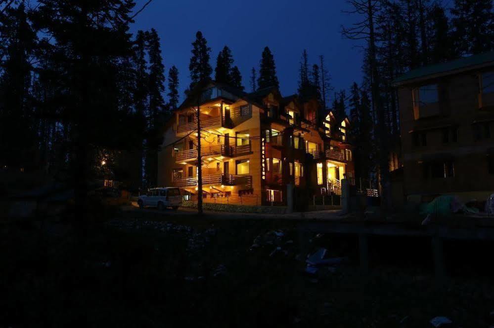 Hotel Pine Spring Gulmarg Eksteriør billede