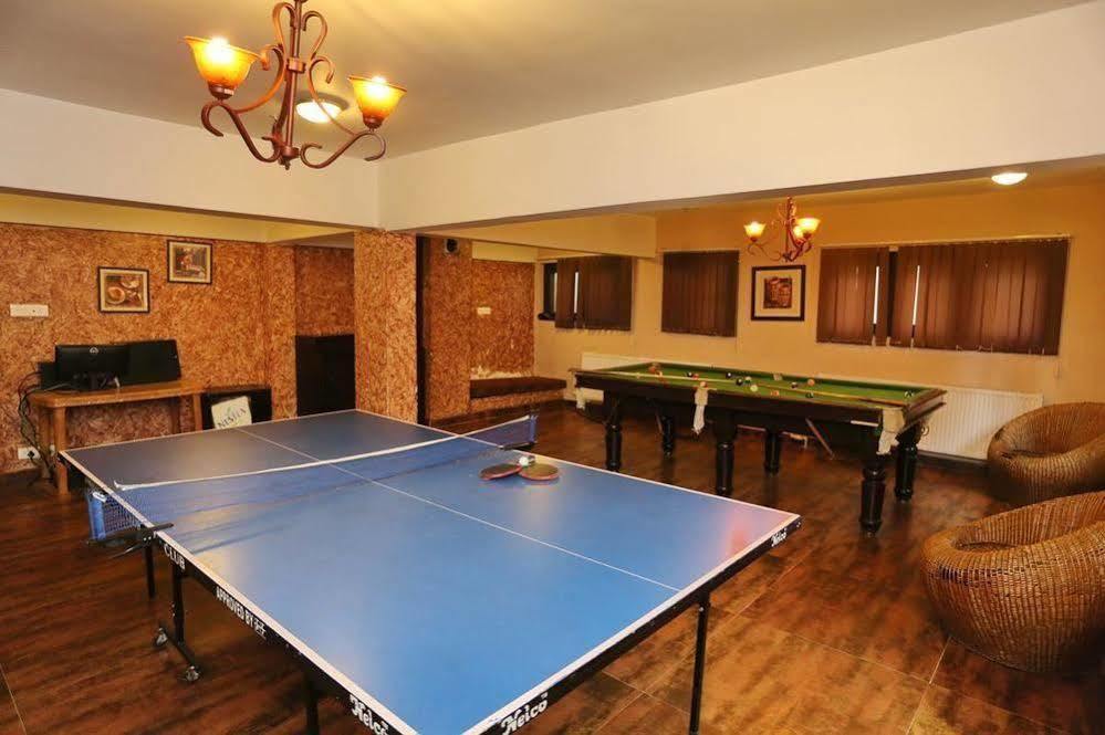 Hotel Pine Spring Gulmarg Eksteriør billede