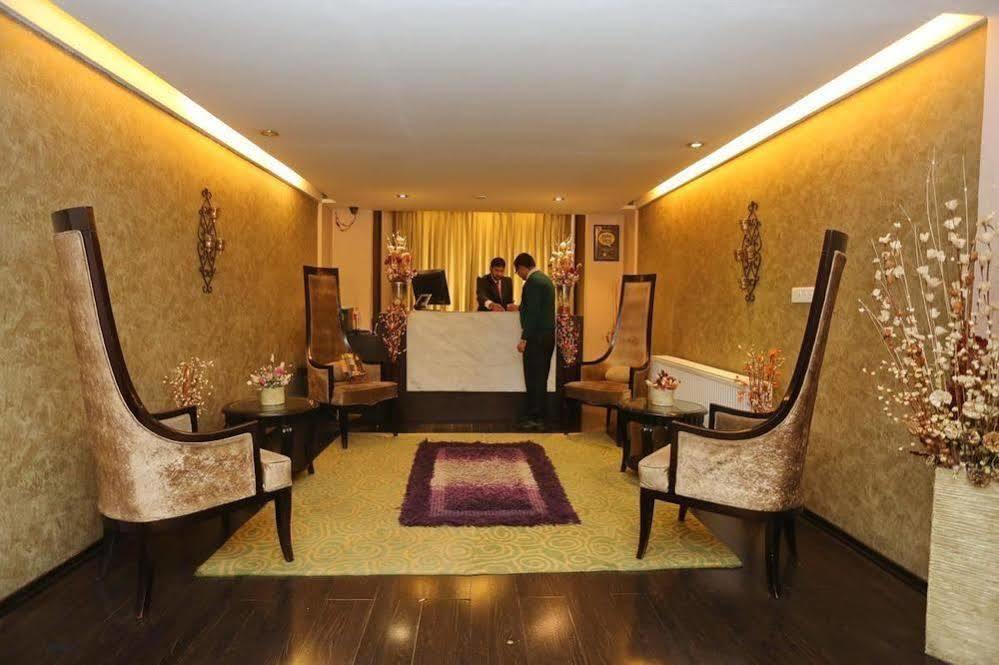 Hotel Pine Spring Gulmarg Eksteriør billede